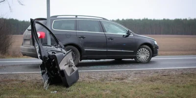 pogop - @Sepang: widzisz wyrwane drzwi,

a może komuś serce z żalu wyrwało