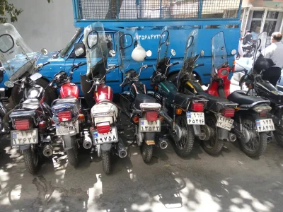 marionetek - Ile motocykli można zmieścić na trzech metrach? W #Iran całkiem sporo.

...