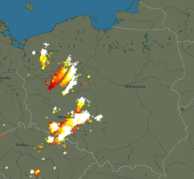 Srala-Bartek - @Srala-Bartek: Mircy, jak tam #burza w "okolicach" #poznan i #wroclaw?...