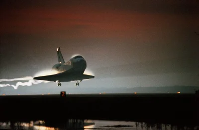 angelo_sodano - Wahadłowiec Columbia, lądowanie misji STS-80, Kennedy Space Center, 7...