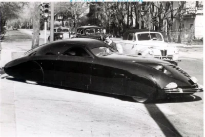 orkako - I dawniej potrafili robić opływowe samochody. Nawet bardzo. 
1938 Phantom C...