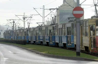 jestemtunew - We Wrocławiu testowany jest ośmiowagonowy skład jadący ulicą Legnicką. ...