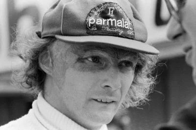 Karolekqqqq - Niki Lauda - trzykrotny mistrz świata zmarł niespodziewanie
Jest 6:25,...