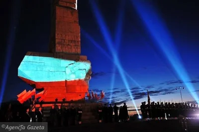 maluminse - #putin.Show c.d. teraz oglądam relację z #westerplatte. ciekawi mnie czy ...