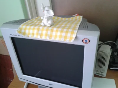 F.....e - Mój stary komputer. ... u babci 
( ͡° ͜ʖ ͡°)

#humorobrazkowy #heheszki #po...