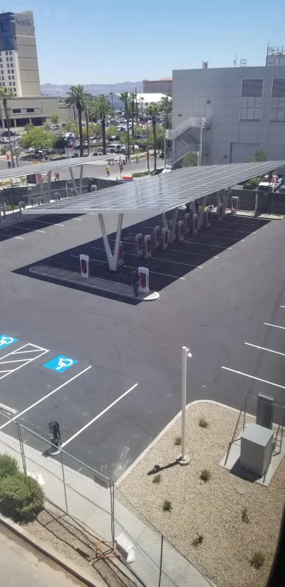 L.....m - Nowy supercharger w Las Vegas, NV – Linq High Roller
88.16 kW może wygener...