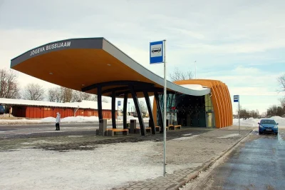 johanlaidoner - Dworzec autobusowy w miasteczku Jõgeva w Estonii, liczącym 6 tys. mie...