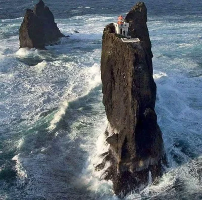 Zdejm_Kapelusz - Lighthouse Iceland

#fotografia #earthporn #azylboners