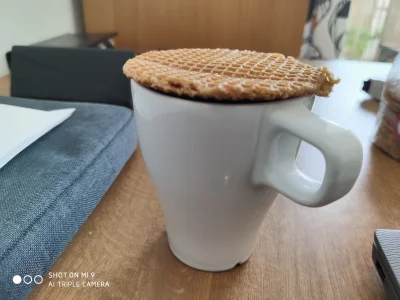 ShinpuTokubetsu - Dzięki mojej mordeczce mogę sobie zjeść moje ulubone stroopwafels. ...