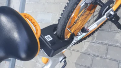 Jaro070 - Jak się zdejmuje blokade w rowerze? Aplikacja nalicza zlotówki a blokada an...