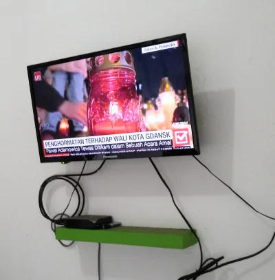 w.....a - #azja #indonezja #sennajawie #wosp #gdansk

Telewizor w poczekalni budynk...