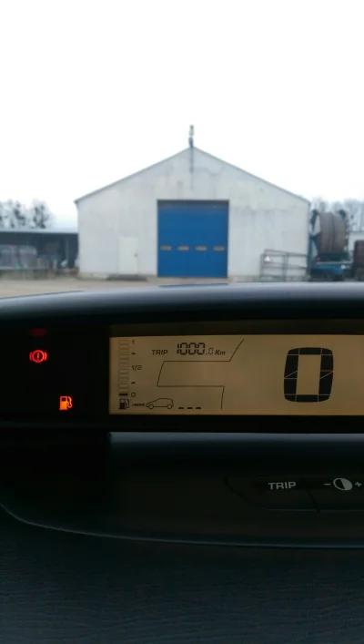 MagicznyPatryk - @pogop ja jezdze citroenem c4 1.6hdi 110km, spalanie w cyklu mieszan...