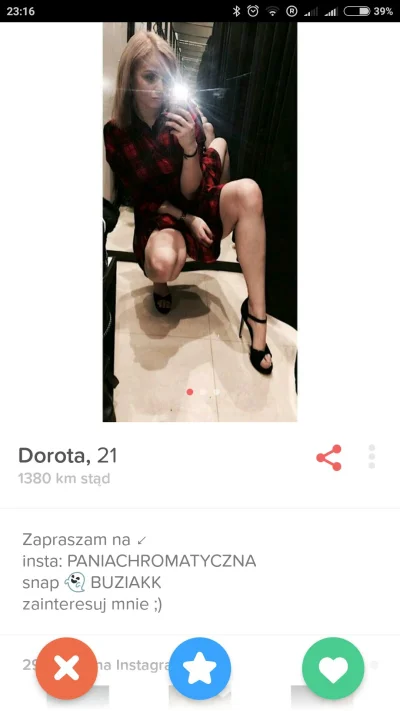 bart88uk - Zainteresuje ja xd ona oferuje rozłożone nogi #tinder#tinder #logikarozowy...