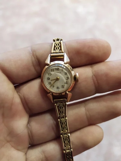 CzarnyCwel - Witajcie Mirki i Mirabelki! U różowej znaleźliśmy taki oto zegarek. Chci...