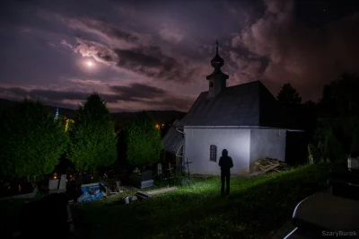 nightmeen - Natchnęło mnie ostatnio, aby pójść samotnie nocą na cmentarz i zrobić tam...