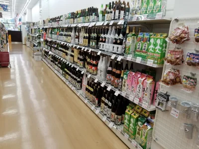 ama-japan - Takie tam stoisko z sake, że niby w Polsce to tyle rodzajów wódki jest.
#...