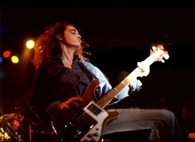 S.....e - @JohnFitzgeraldKennedy: Cliff Burton z Metalliki. Bóg gitary bassowej