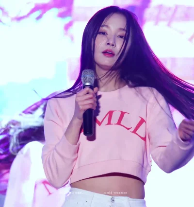 XKHYCCB2dX - #yeonwoo #momoland 
#koreanka #gif