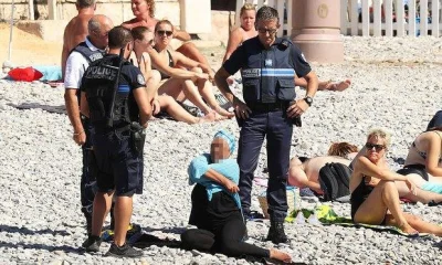kontrowersje - Francuscy policjanci każą rozebrać się kobiecie na plaży.
#islam #lai...
