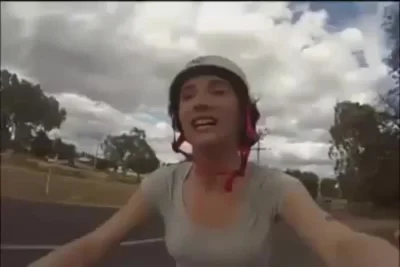L.....m - Australia, tam nawet przejażdżka rowerem to walka o życie.
SPOILER

#row...