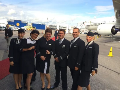 johanlaidoner - Finnair. Zapowiada się dobra podróż! Załoga samolotu fińskich linii l...