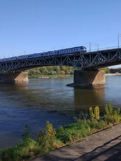 M.....5 - ED160 jedzie mostem linii średnicowej kierując się w stronę Warszawy Centra...