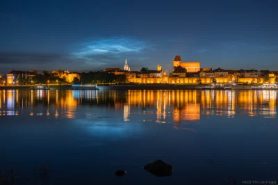 Nightscapes_pl - Wczorajsze obłoki srebrzyste nad Toruniem. 

#fotografia #mojezdje...