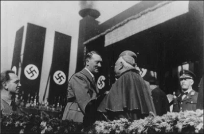 wrrior - > Hitler nie chodził do Kościoł

@Pol12345: Za to Kościół chodził do Hitle...