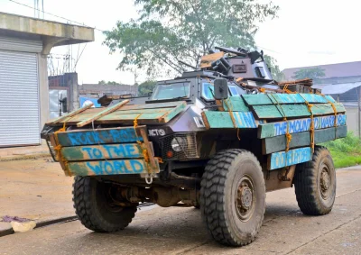 w.....a - Jeden z pojazdów używanych przez filipińską armię w bitwie o Marawi. Chińcz...