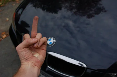 Homodoctus - > sportowe złote BMW M4

@Pazdzierz: hahaha xD
