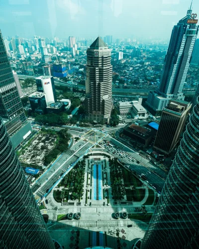 czesu - Takie tam z petronas towers w Kuala Lumpur 
#tworczoscwlasna #podrozujzwykope...
