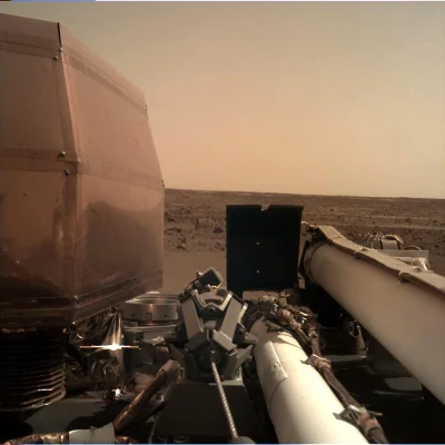 olek182 - Najnowsze zdjęcie z lądownika InSight, który wczoraj wylądował na Marsie.
...
