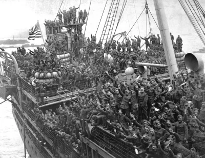 myrmekochoria - Amerykańscy żołnierze powracają do domu na pokładzie okrętu Agamemnon...