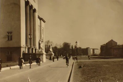 J.....n - Zdjęcie z około 1935 roku.
#krakow #agh #historia