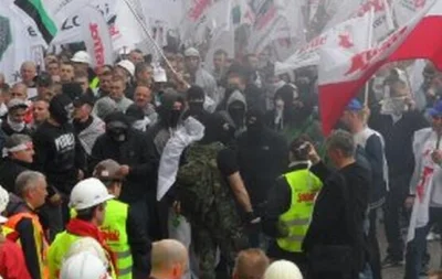 Icoteras - #katowice #ciekawostki 

No to mamy Majdan w Katowicach

http://www.wykop....