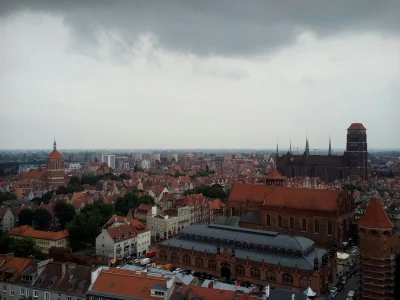 Fevx - Widok z wieży kościoła św. Katarzyny w Gdańsku.
#gdansk #widoki #staremiasto