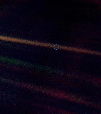 lukaszmarynczak - @luk4z: Patrząc na takie zdjęcia (Ziemia sfotografowana przez sondę...