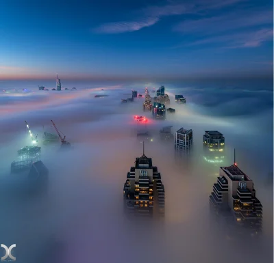 PiotrekPan - Dubaj skąpany we mgle.
#cityporn #architektura #fotografia