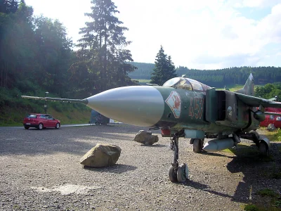 galonim - 1. Numer seryjny: 
MiG-23MF, 0390220457

2. Numery taktyczne: 
457

3...