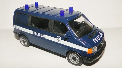 PiotrekW115 - Do niedawna najpopularniejszy van polskiej Policji, czyli Volkswagen T4...