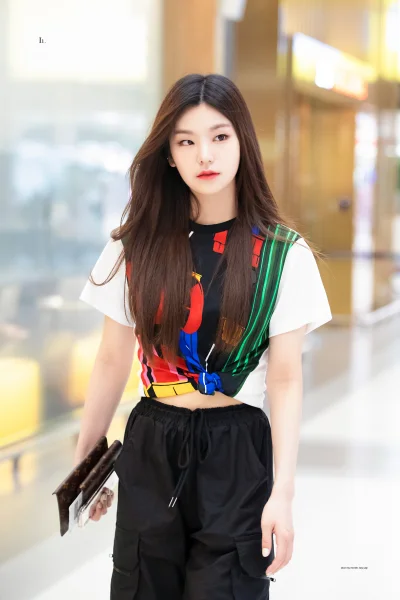 XKHYCCB2dX - #yeji #itzy
#koreanka