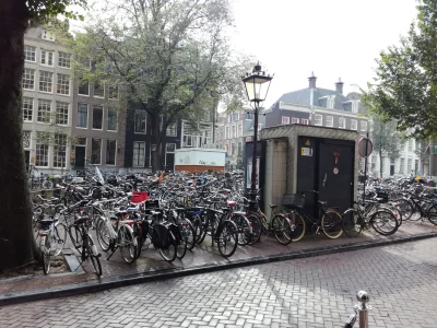 ksaler - Myślałem, że te opowieści o rowerach w #amsterdam to przesada, ale naprawdę ...