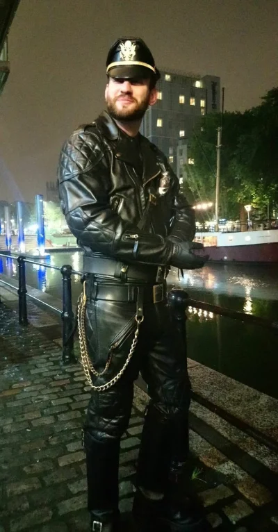 Lukardio - #ladnypan #mrleather #leathermen