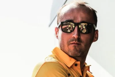 Supercukier - Ktoś wie co za okulary ma tutaj Roberto?
#kubica #okularyboners