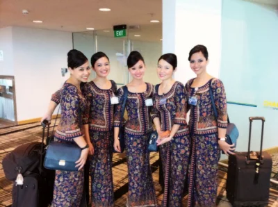ama-japan - bezapelacyjnie Singapore Airlines ma najzgrabniejsze stewardesy..moja ulu...