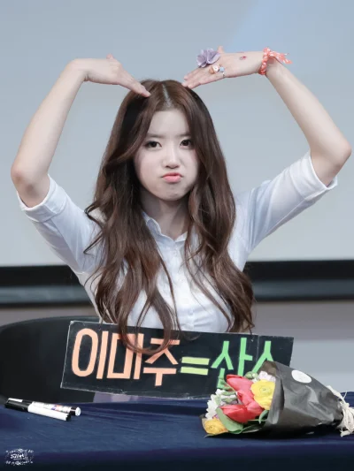 K.....o - #mijoo #lovelyz 
#koreanka