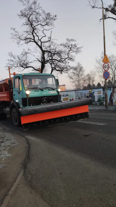 k.....5 - Jak myślicie że jesteście bezwartościowi to pomyslcie o tej pługopiaskarce ...