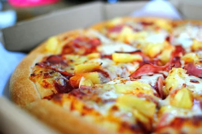 666donovo - #nocnedokarmianie @elsaha @truskawkow @gwiezdna Pizza hawaiska z ananasem...
