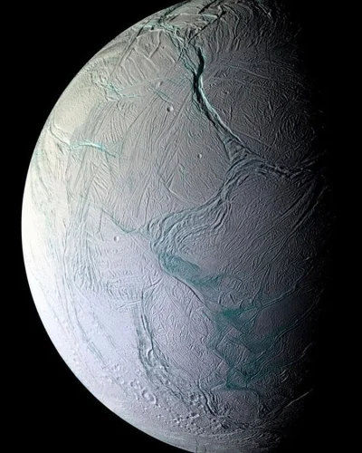 czyznaszmnie - Najostrzejsze dotąd zdjęcie księżyca Saturna - Enceladusa.
Zdjęcie wy...