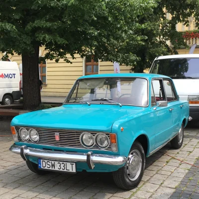 kyloe - #fiat125p w kolorze turkusowym, wygląda całkiem spoko

#motoryzacja #carbon...